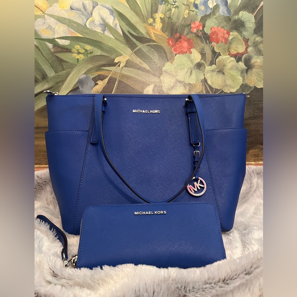 MICHAEL KORS Jet Set Saffiano Leather Royal Blue Tote LARGE - Picture 2 of 15